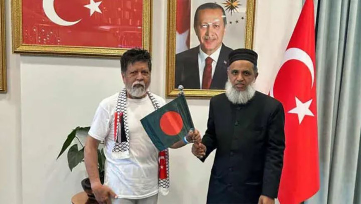 শহিদুল আলম দেশে ফিরছেন শনিবার ভোরে