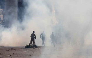 পাকিস্তানে ইসরায়েলবিরোধী বিক্ষোভে পুলিশের বাধা, ভয়াবহ সংঘর্ষে নিহত ৫