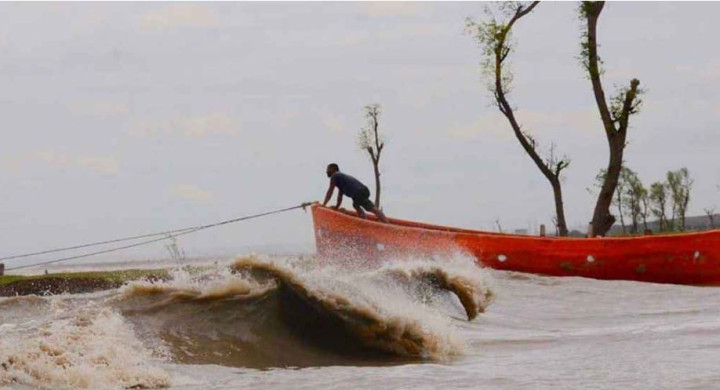 সাগরে সৃষ্টি হচ্ছে মেঘমালা, ৩ নম্বর সংকেত