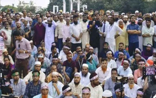 সারাদেশে অনির্দিষ্টকালের কর্মবিরতির ডাক প্রাথমিক শিক্ষকদের