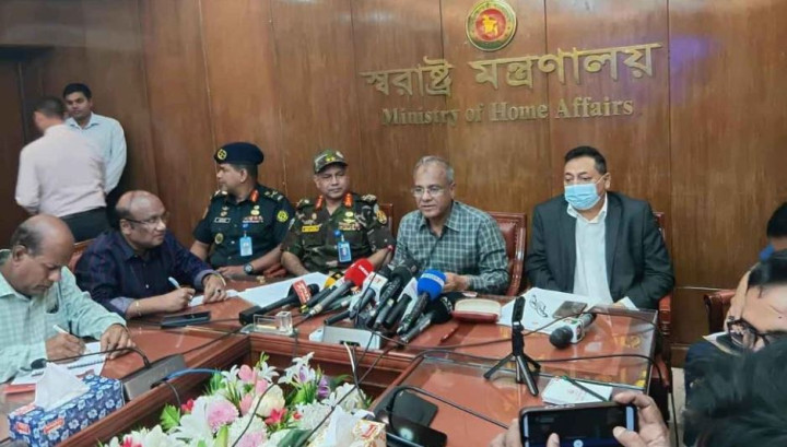 ১৩ নভেম্বর ‘ঢাকা লকডাউন’ ঘিরে শক্ত অবস্থানে আইনশৃঙ্খলা বাহিনী