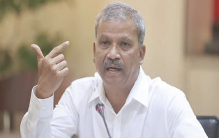 মধ্যরাতে হঠাৎ আসিফ নজরুলের পোস্ট