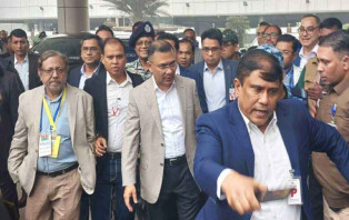 মাকে দেখতে এভারকেয়ারের পথে তারেক রহমান