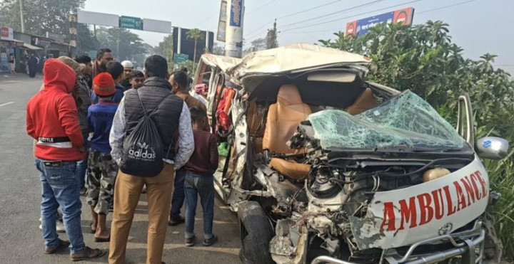 ভাঙ্গায় ট্রাক-অ্যাম্বুলেন্স মুখোমুখি সংঘর্ষে ভাই–বোনসহ নিহত ৩