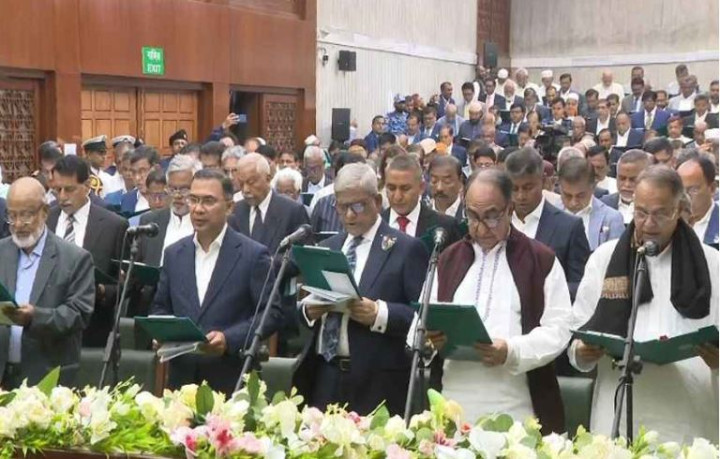 শপথ নিলেন বিএনপির নবনির্বাচিত এমপিরা