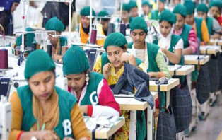 যুক্তরাষ্ট্রে পোশাক রপ্তানিতে চীনকে পেছনে ফেলল বাংলাদেশ