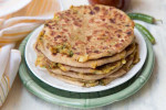 ঝটপট ঘরেই বানান গরম আলু পরোটা 