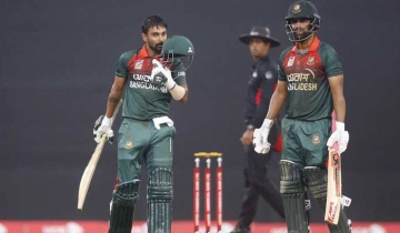 রেকর্ড গড়া জুটির ম্যাচে হোয়াইটওয়াশ জিম্বাবুয়ে