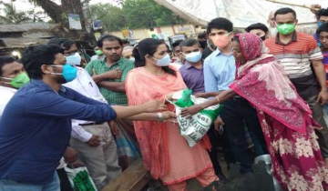 সদরপুরে দরিদ্র দোকানীদের মাঝে সাহায্য বিতরণ