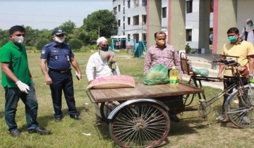 কর্মহীন অসহায় পরিবারের মাঝে সাজেদা চৌধুরী পক্ষ থেকে খাদ্য সামগ্রী বিতরণ