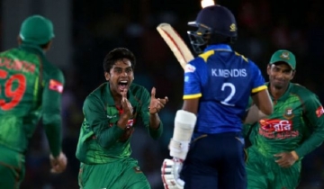 টসে হেরে ফিল্ডিংয়ে বাংলাদেশ