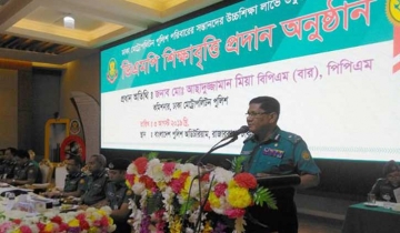 ঢাকা পরিচ্ছন্ন করতে ৫০ হাজার পুলিশকে নির্দেশ