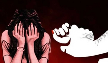 প্রথমে ওসি পরে চার পুলিশ ধর্ষণ করে, বললেন তরুণী