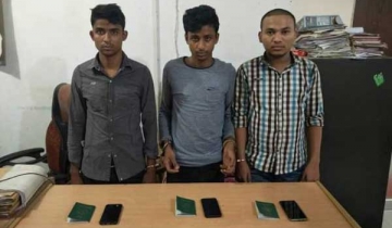 বাংলাদেশি পাসপোর্টসহ তিন রোহিঙ্গা আটক