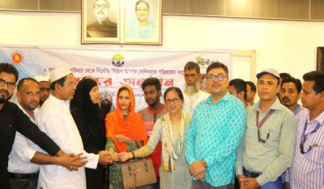 ৯ বছর পর নিখোঁজ তরুণীকে পরিবারের কাছে হস্তান্তর